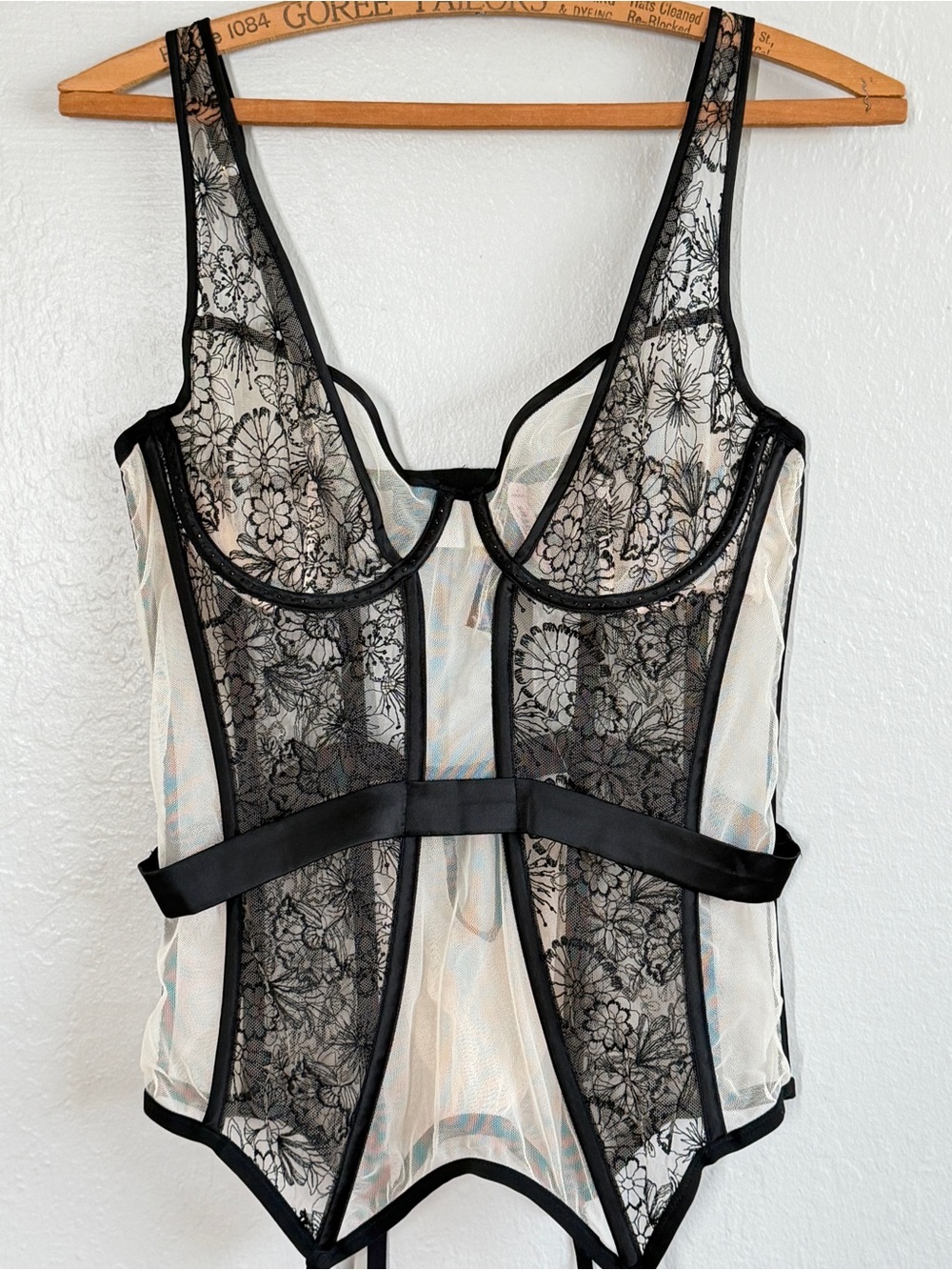 Victoria's Secret Luxe Corset Top L NWT Black Lace Floral Mesh Merrywidow Garter
